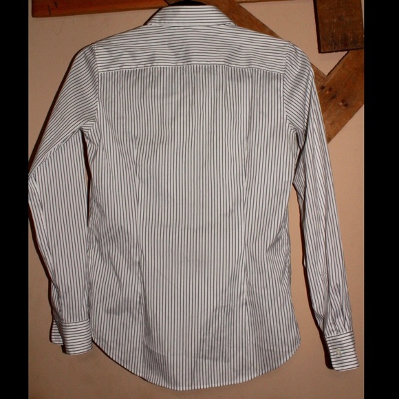 Uniqlo Button Down - Picture 2 of 6